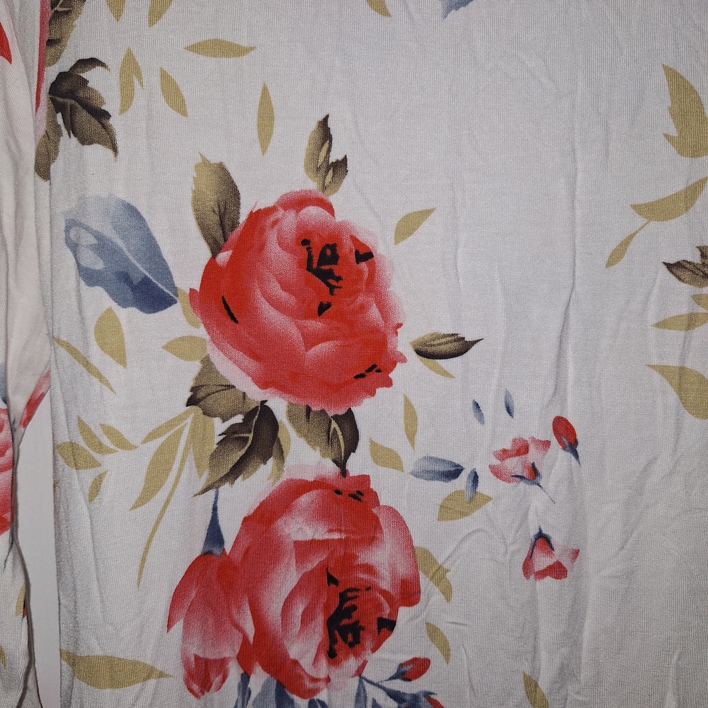 Floral Maxi Dress with Long Sleeves - White and Red - Picture 4 of 5